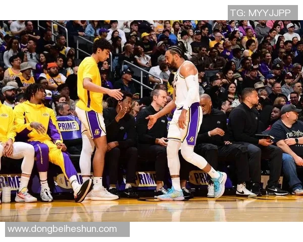 2016年湖人与国王的激烈对决回顾与精彩瞬间分析