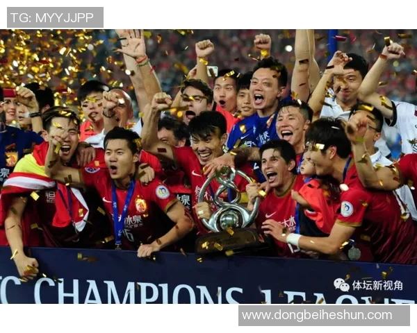 恒大与绿地申花激战正酣比分悬念不断引发球迷热议